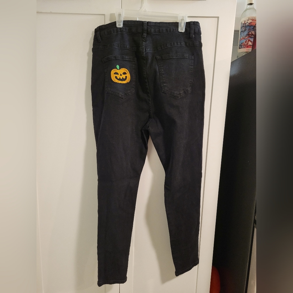 Halloween jack-o-lantern patch black jeans